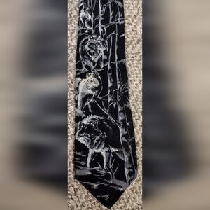 Surrey Men's Necktie Black With Wolf Print, Polyester